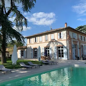 D'hotes Et Table D'hotes Domaine De La Terrasse Sas Et Anda Montauban Bed & Breakfast